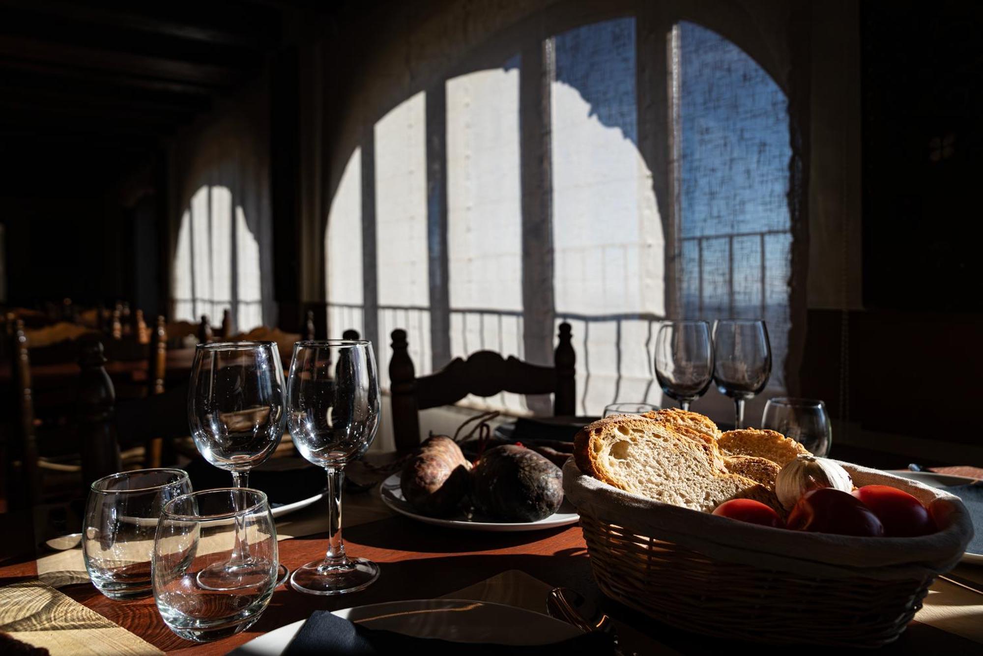 Hotel Santuari De Santa Maria De Montgrony à Gombren Extérieur photo
